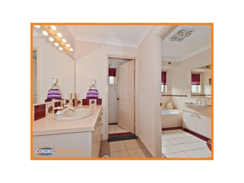 6 Folium Court, Regents Park QLD 4118