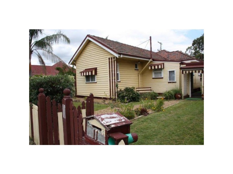 11 Jacob Street, Dinmore QLD 4303