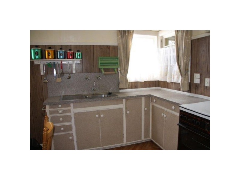 11 Jacob Street, Dinmore QLD 4303