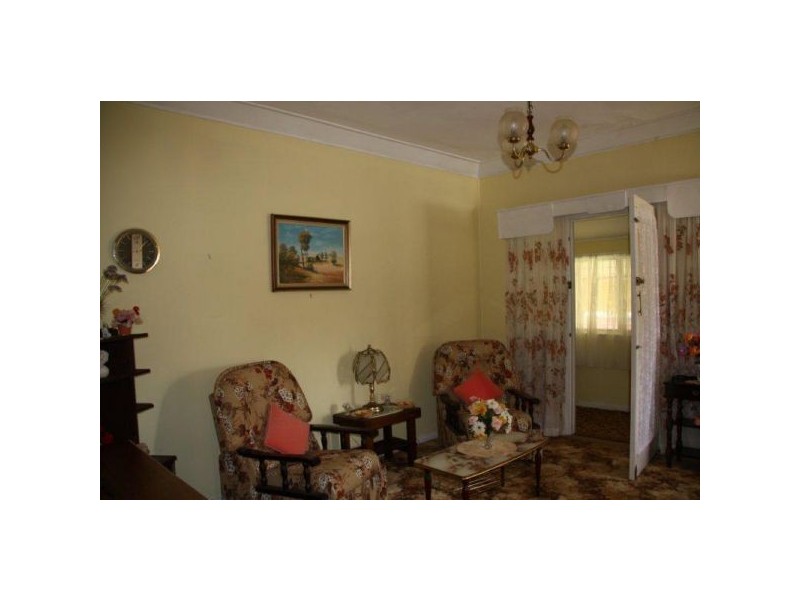 11 Jacob Street, Dinmore QLD 4303