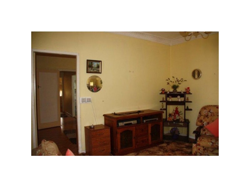 11 Jacob Street, Dinmore QLD 4303