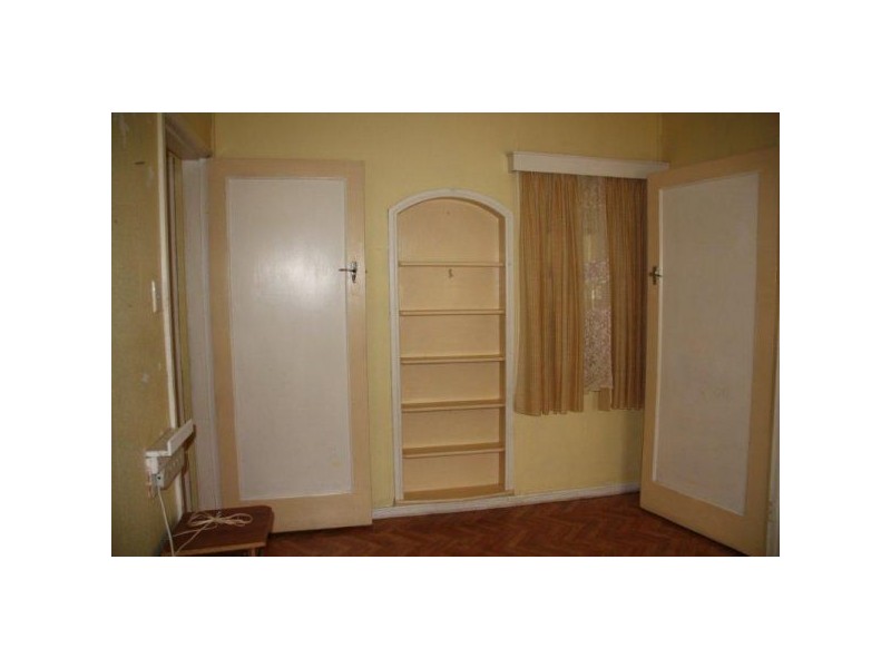 11 Jacob Street, Dinmore QLD 4303