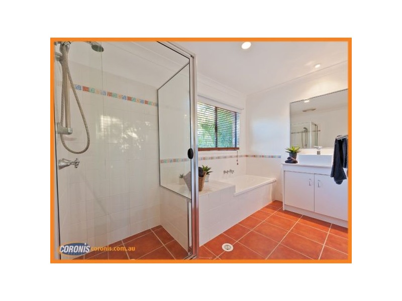 7 Easter Crescent, Pacific Pines QLD 4211