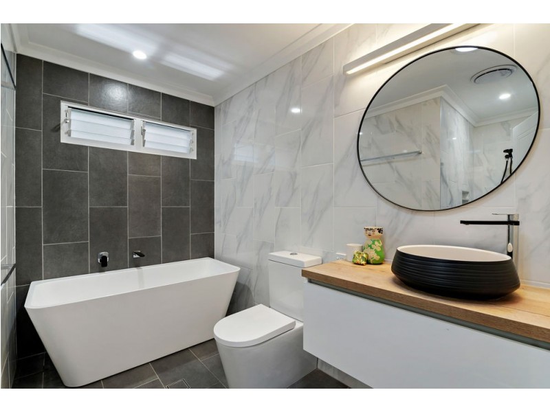 17 Blenheim Street, Chermside West QLD 4032