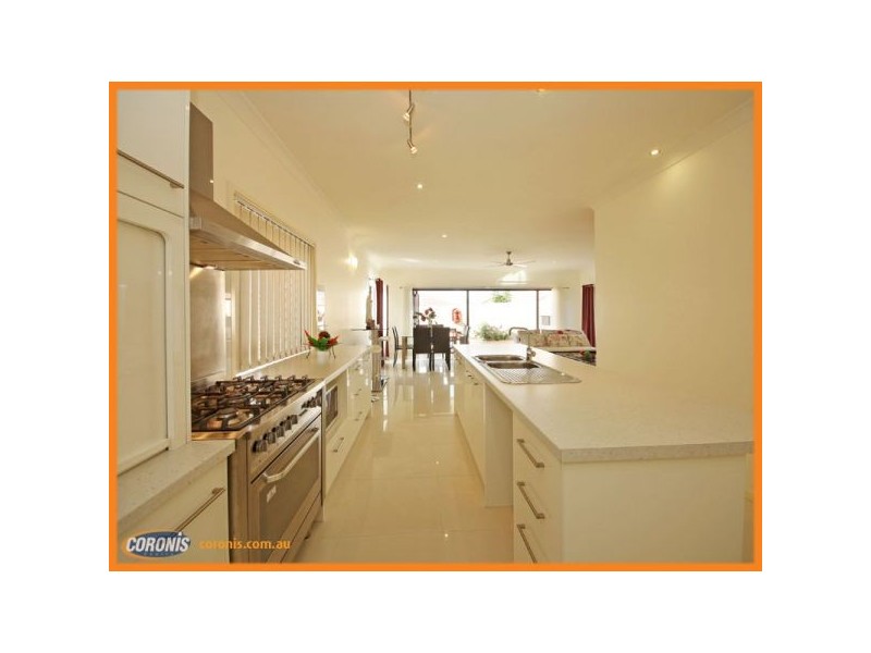 8 Forrestal Circuit, North Lakes QLD 4509