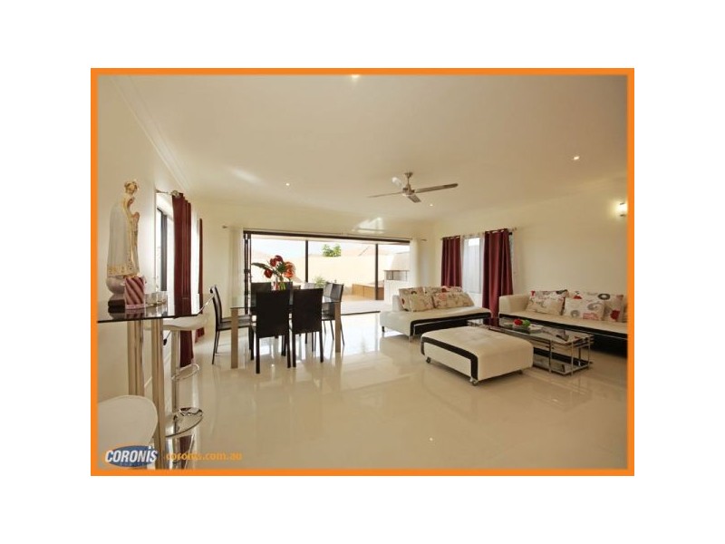 8 Forrestal Circuit, North Lakes QLD 4509