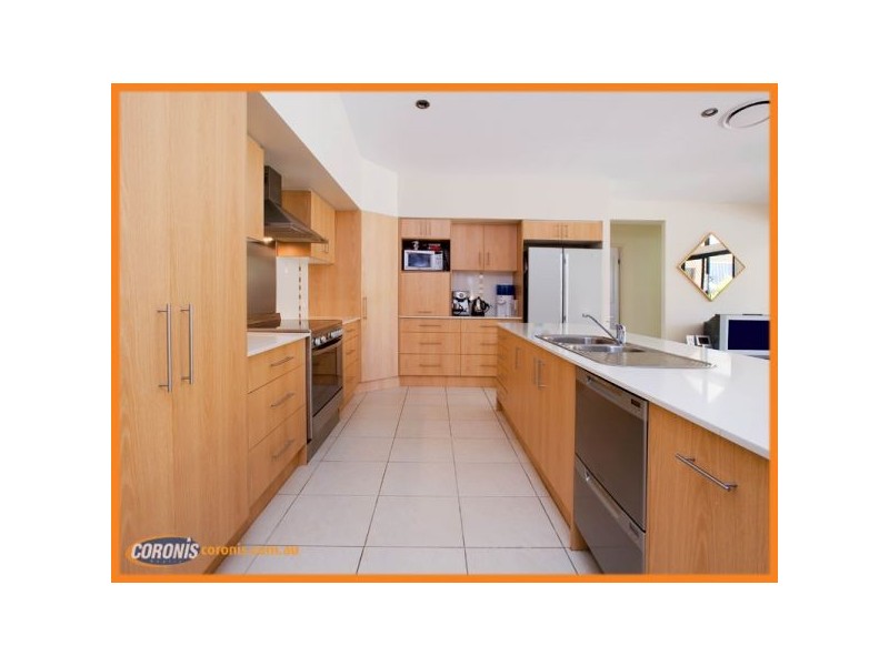 80 Diamantina Circuit, Pacific Pines QLD 4211