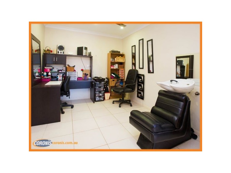 80 Diamantina Circuit, Pacific Pines QLD 4211