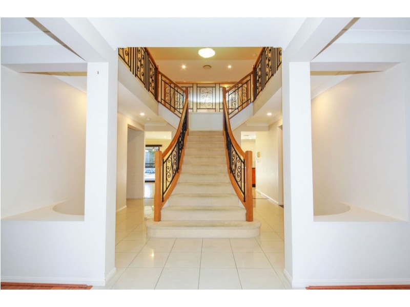 4 Anitra Lane, Coomera Waters QLD 4209