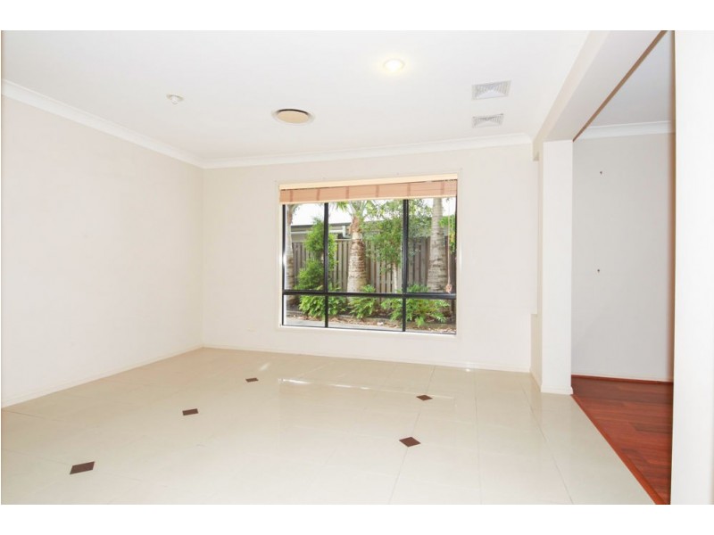 4 Anitra Lane, Coomera Waters QLD 4209