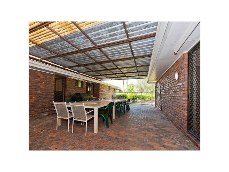 9 Spruce Street, Loganlea QLD 4131