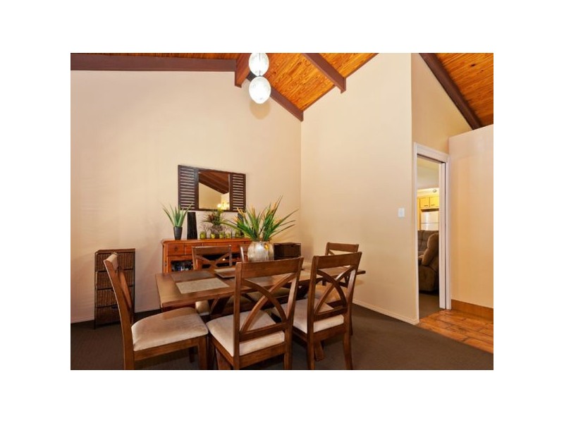 9 Spruce Street, Loganlea QLD 4131