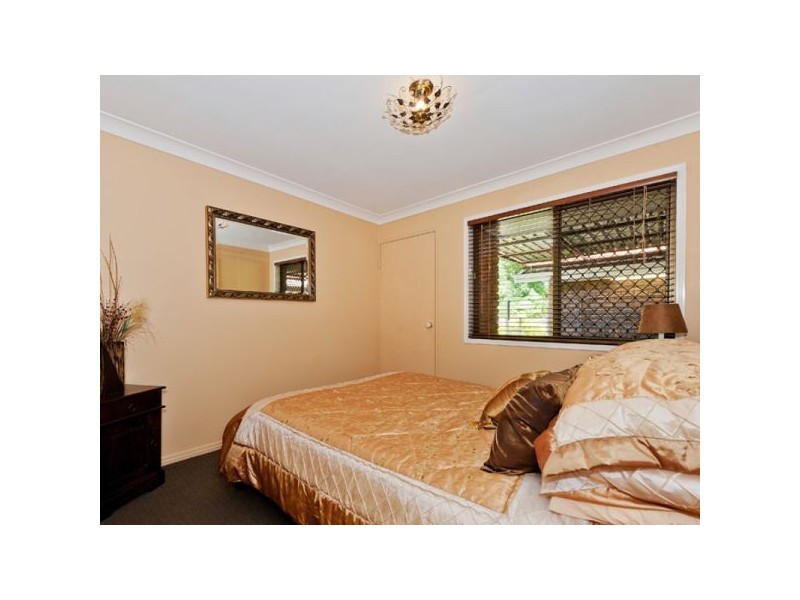 9 Spruce Street, Loganlea QLD 4131