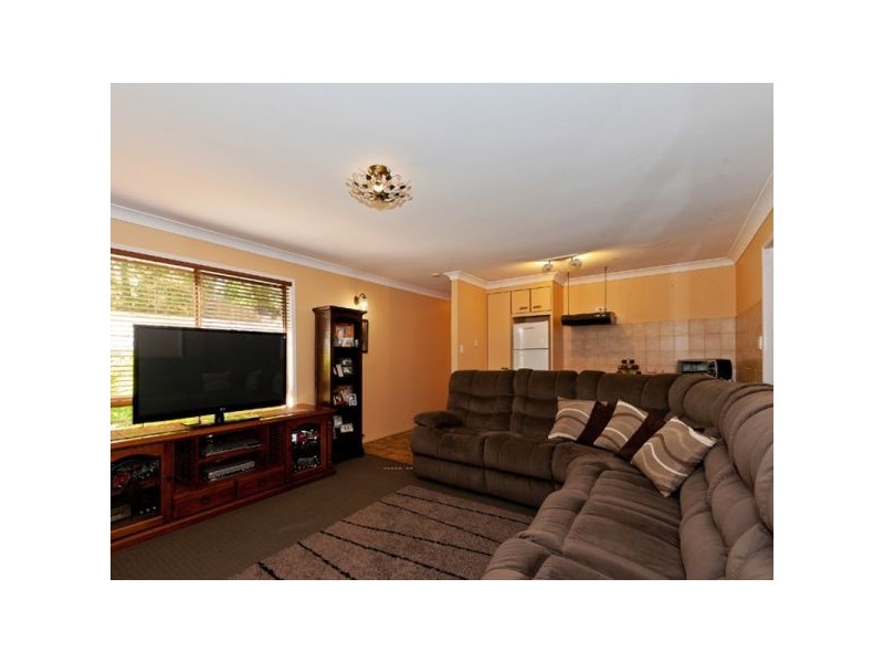 9 Spruce Street, Loganlea QLD 4131