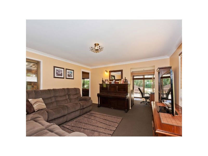 9 Spruce Street, Loganlea QLD 4131