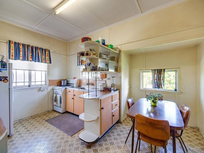 212 Webster Road, Stafford QLD 4053