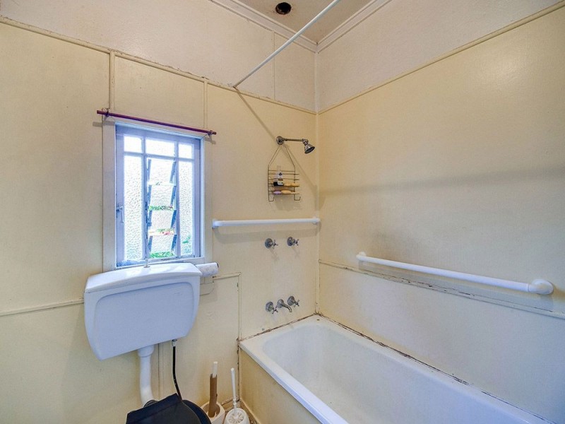 212 Webster Road, Stafford QLD 4053