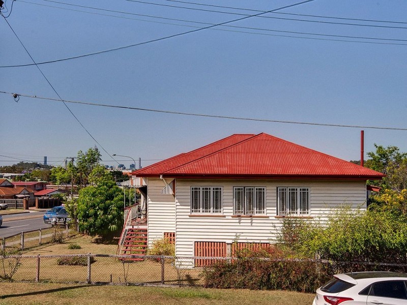 212 Webster Road, Stafford QLD 4053