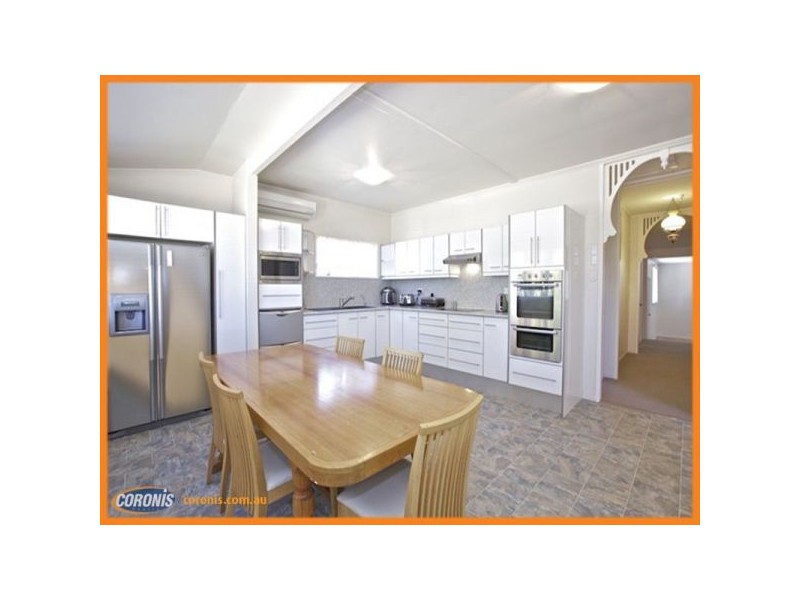 18 Herbert Street, Brighton QLD 4017