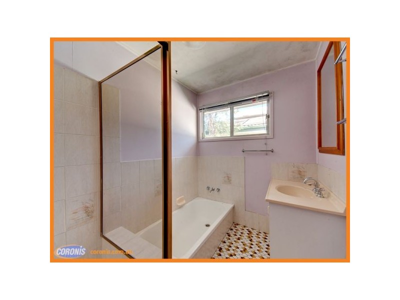 50 Leslie Street, Arana Hills QLD 4054