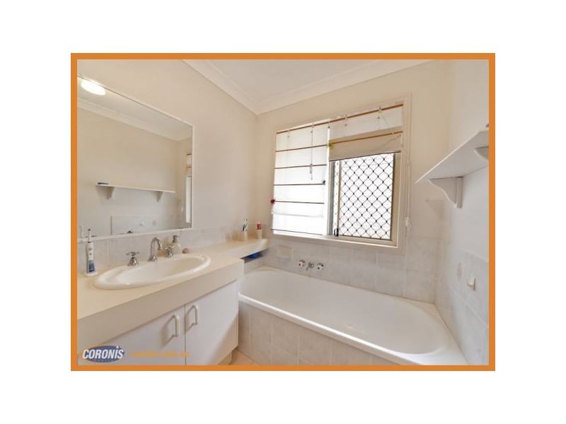 74 Silkyoak Circuit, Fitzgibbon QLD 4018