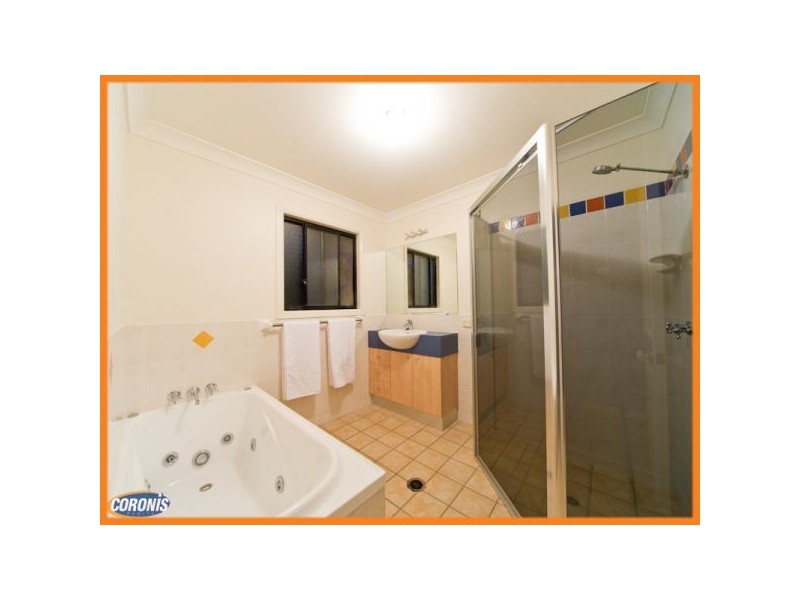 19 Chelsea Crescent, Bridgeman Downs QLD 4035