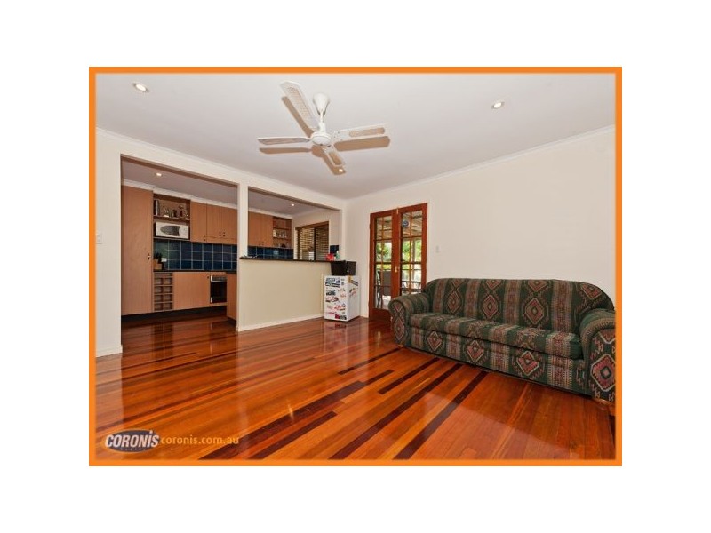 215 Wondall Road, Wynnum West QLD 4178