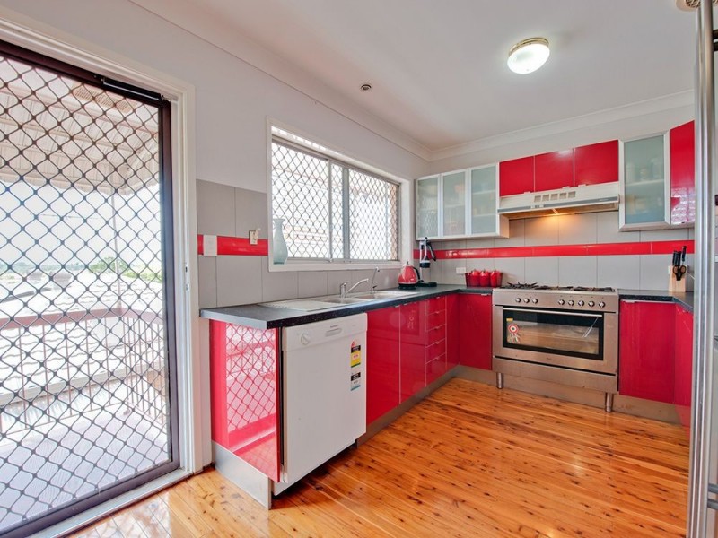 34 Amsterdam St, Wishart QLD 4122