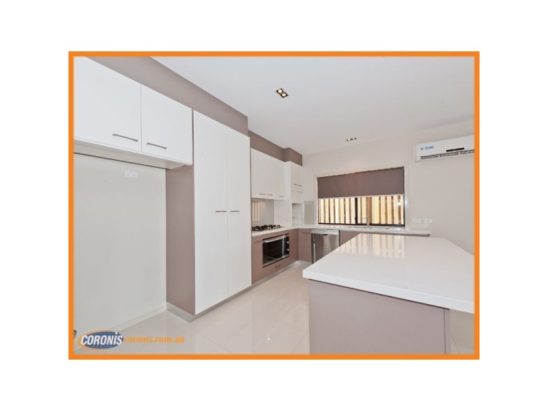 8 Halifax Circuit, Pimpama QLD 4209