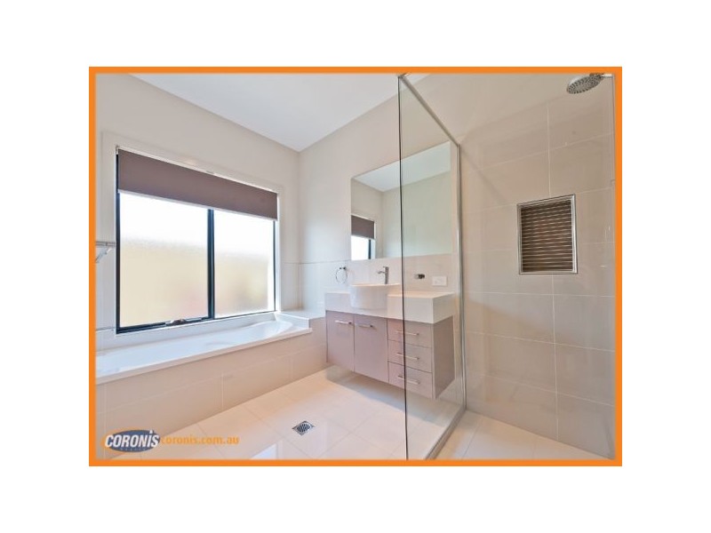 8 Halifax Circuit, Pimpama QLD 4209
