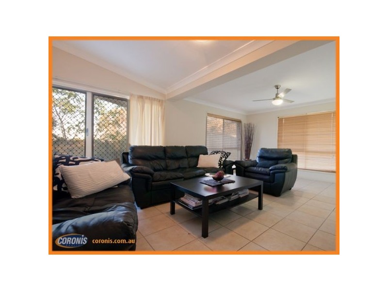 6 Kempe Place, Edens Landing QLD 4207