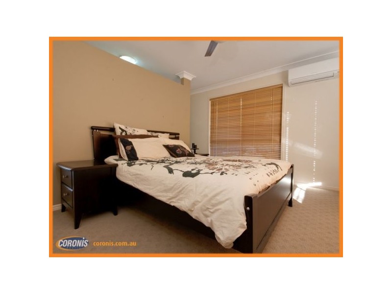 6 Kempe Place, Edens Landing QLD 4207