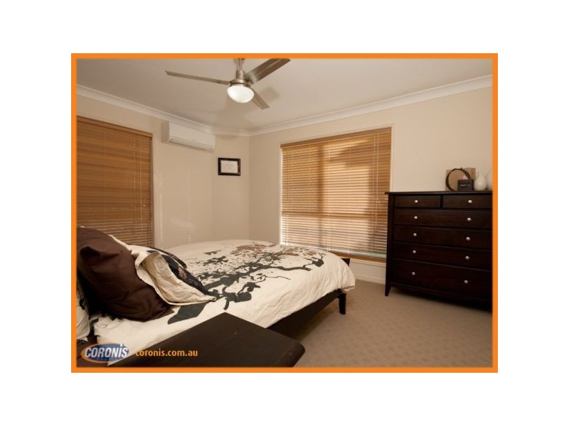 6 Kempe Place, Edens Landing QLD 4207