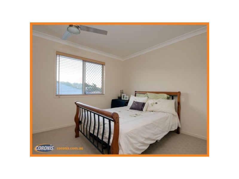 6 Kempe Place, Edens Landing QLD 4207