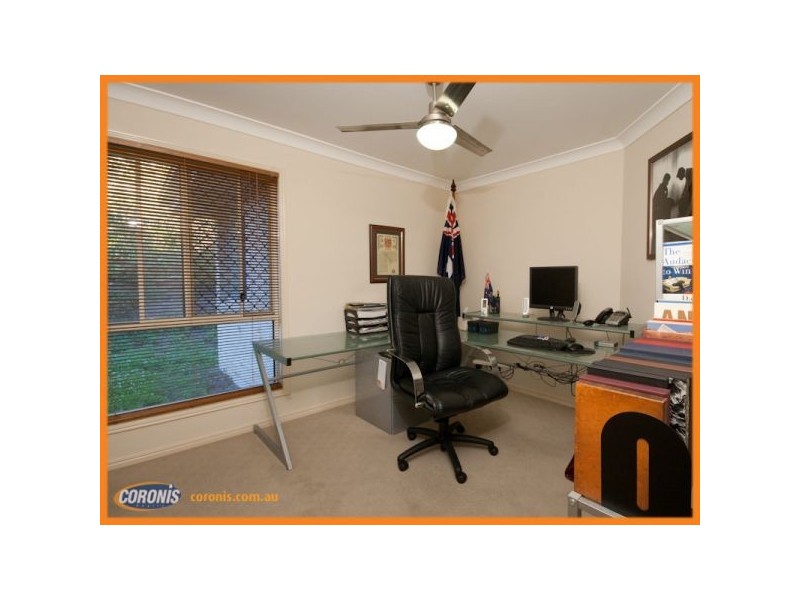 6 Kempe Place, Edens Landing QLD 4207