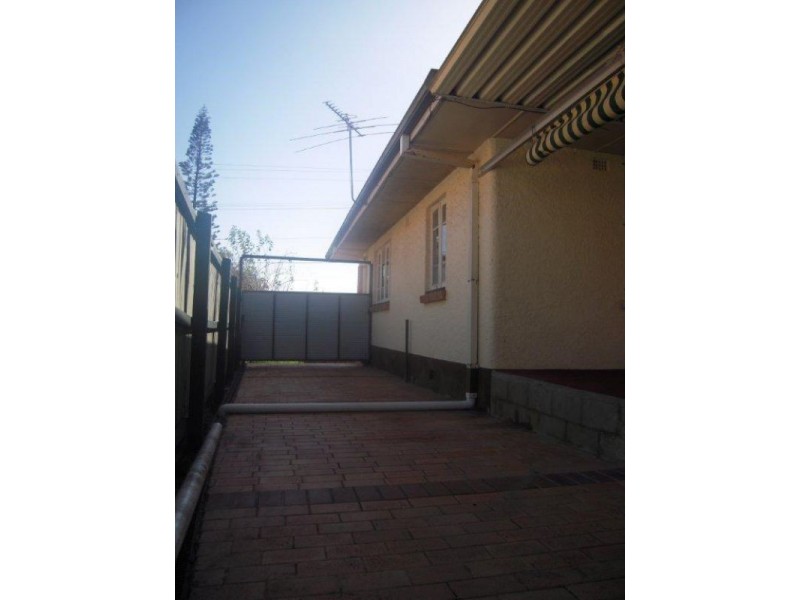 30 Main Avenue, Wavell Heights QLD 4012