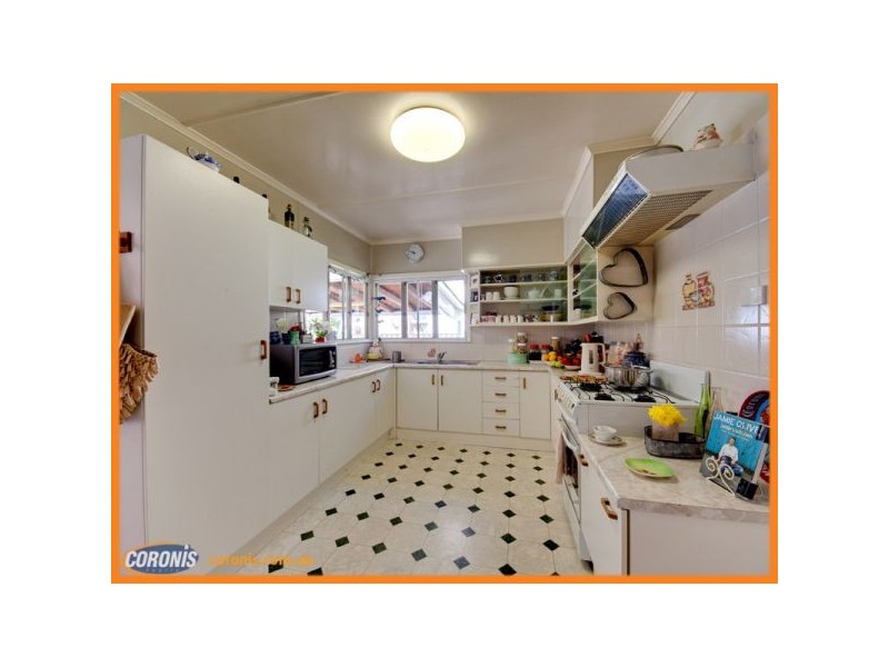 64 Wilgarning St, Stafford Heights QLD 4053