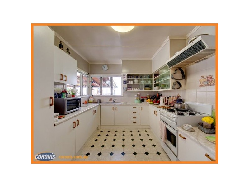 64 Wilgarning St, Stafford Heights QLD 4053