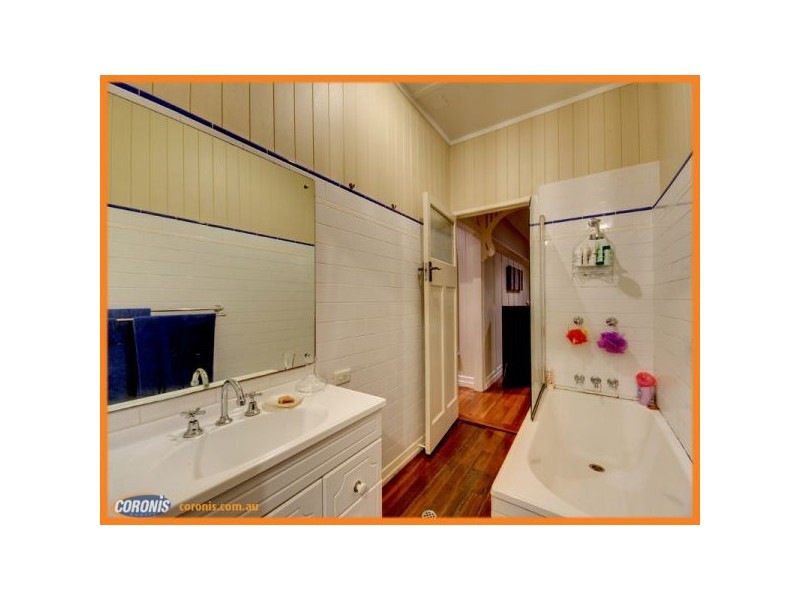 33 Wood Street, Kedron QLD 4031