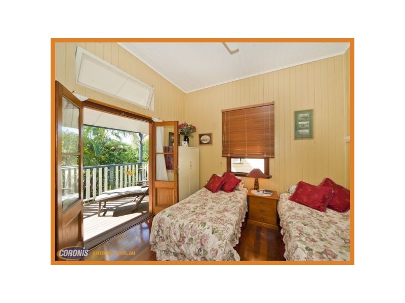 15 Gowen Street, Shorncliffe QLD 4017