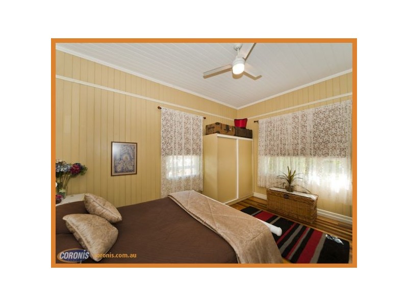 15 Gowen Street, Shorncliffe QLD 4017