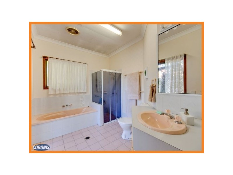 40 Sinatra Crescent, Mcdowall QLD 4053