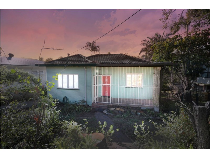 73 Mawson Street, Stafford Heights QLD 4053