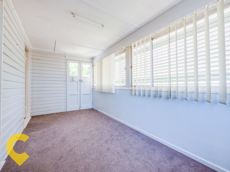 11 Kingaroy Street, Stafford Heights QLD 4053