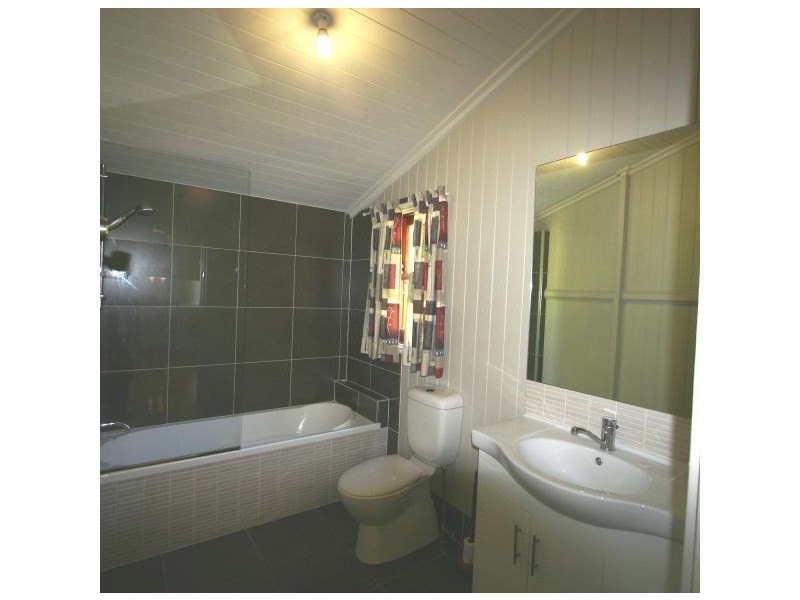 25 Price Street, Wooloowin QLD 4030