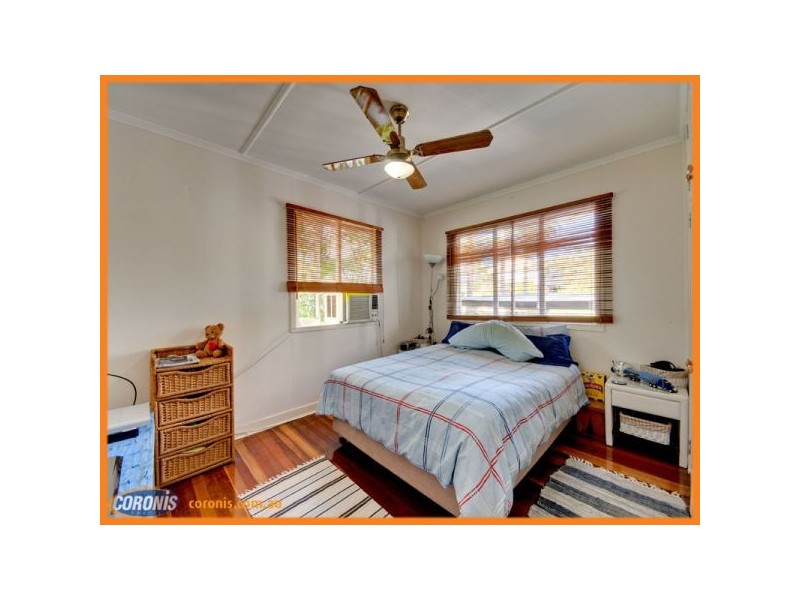 5 Aldren Street, Stafford Heights QLD 4053