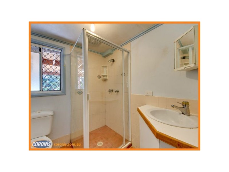 5 Aldren Street, Stafford Heights QLD 4053