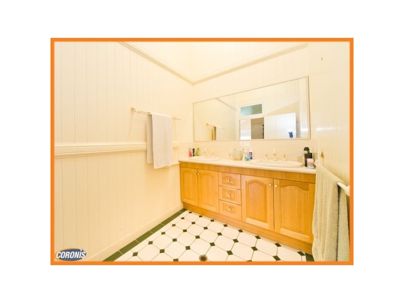 11 Lahey Close, Wynnum QLD 4178