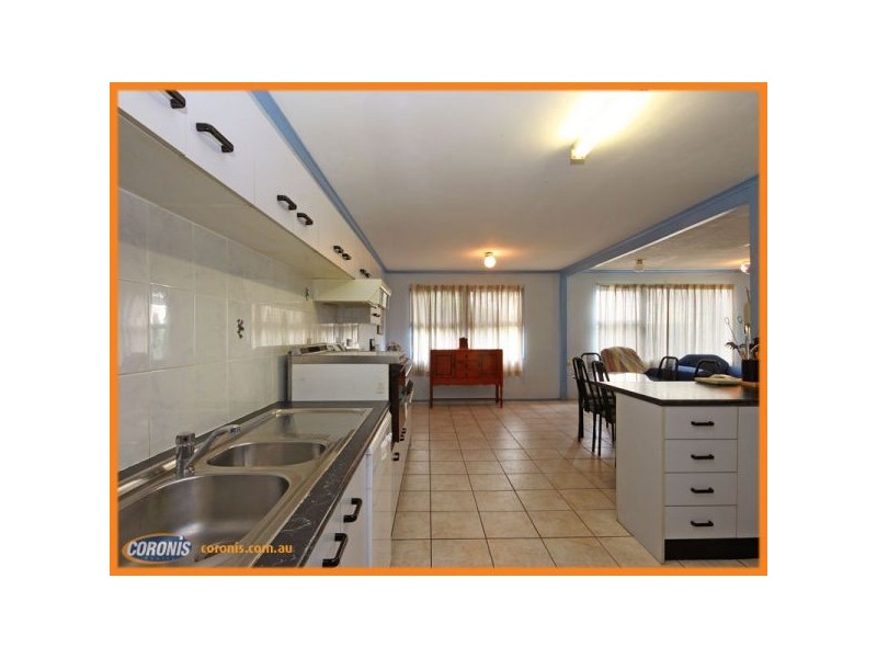 35 Gowen Street, Shorncliffe QLD 4017