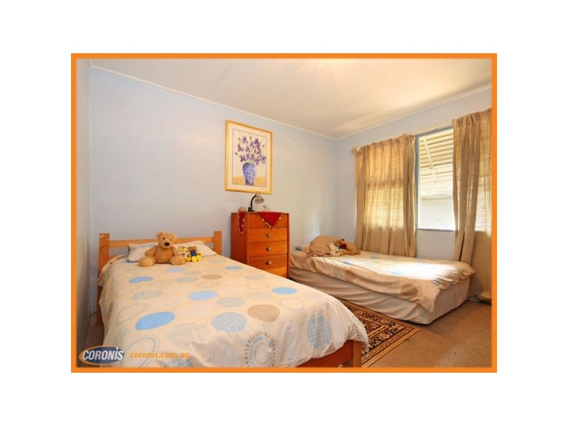 35 Gowen Street, Shorncliffe QLD 4017